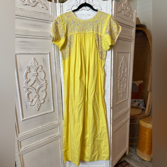 Vtg Mexican Oaxaca Embroidered Pastel Maxi Kaftan Yellow Dress - Picture 6 of 12